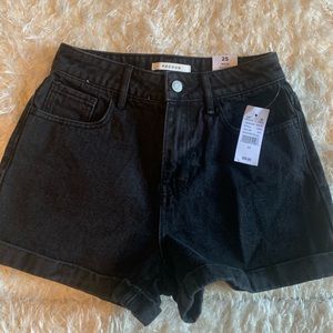 BRAND NEW! Pacsun mom denim shorts - send offers!